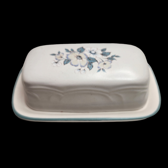 Butter Dish Stoneware Country Ware Blue Floral Ashberry Genuine with Lid - Picture 3 of 8